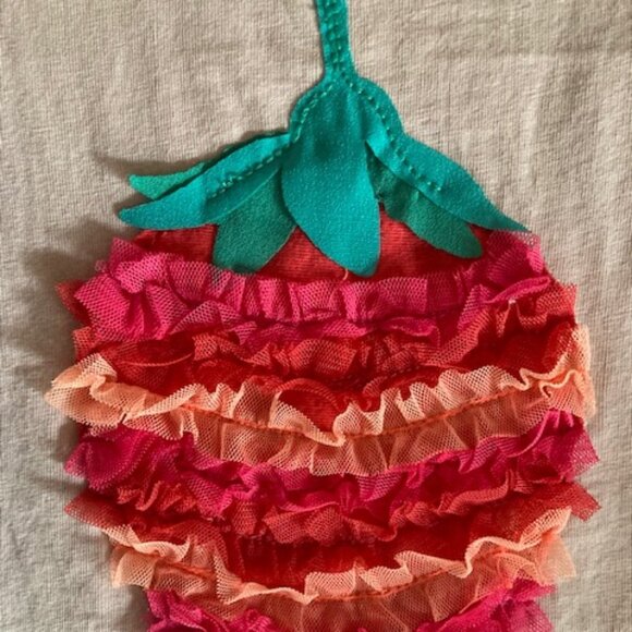 Mini Boden Strawberry tee pink 6-7 VGUC - Picture 4 of 5